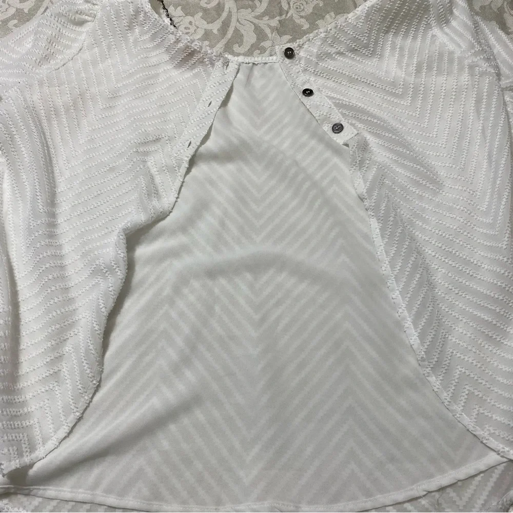 Takara White blouse 3/4 sleeves, 1/2 chain collar size M